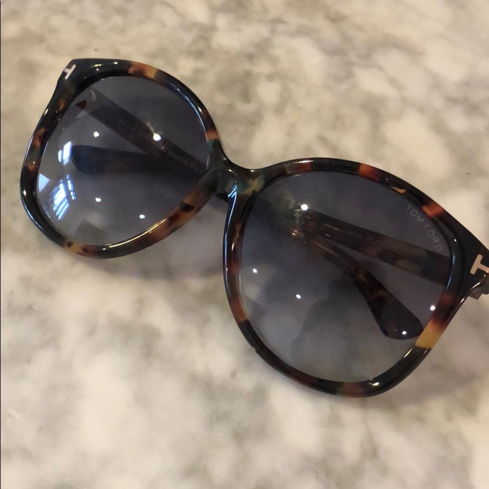 Tom Ford Sunglasses Tortoise Shell Firm Price